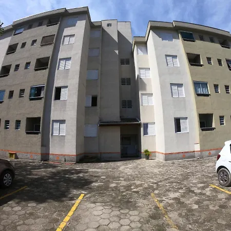 APTO PERTINHO DA PRAIA Internet 500mb e 3 Tvs 2 Quartos TV a cabo Estacionamento Tudo Perto-2